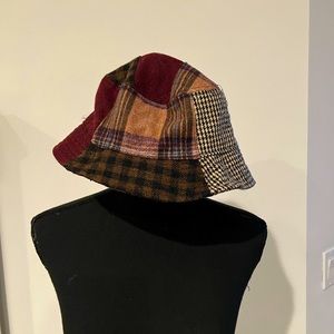 Urban outfitter bucket hat